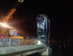 Adana’da baraja düşen otomobil sürücünün cansız bedenine ulaşıldı