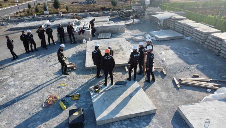 AFAD’dan 100 bin arama kurtarma personeli hedefine katkı