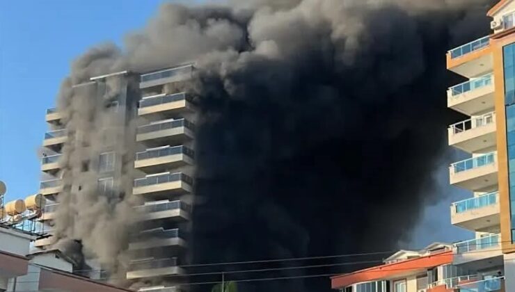Antalya’da otel inşaatında yangın