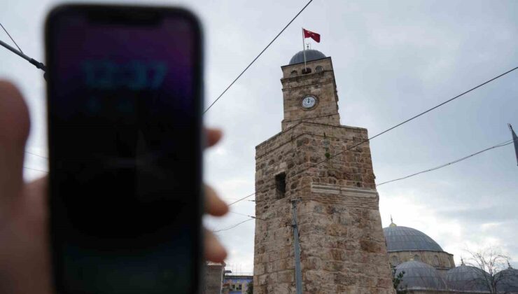 Antalya’da tarihi Saat Kulesi’nde zaman problemi çözülüyor