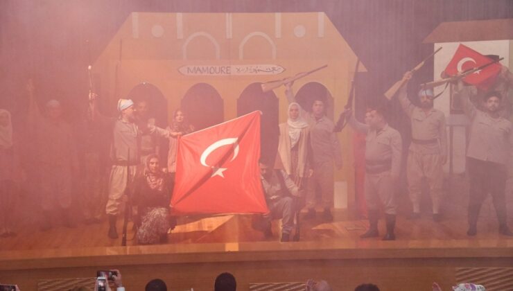 Bir Ölür, Bin Diriliriz, tiyatro oyunu izleyiciden tam not aldı
