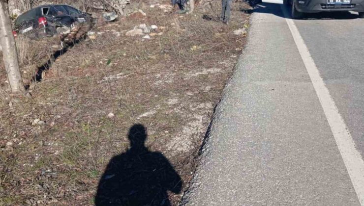 Burdur’da kontrolden çıkan otomobil şarampole devrildi: 1 yaralı