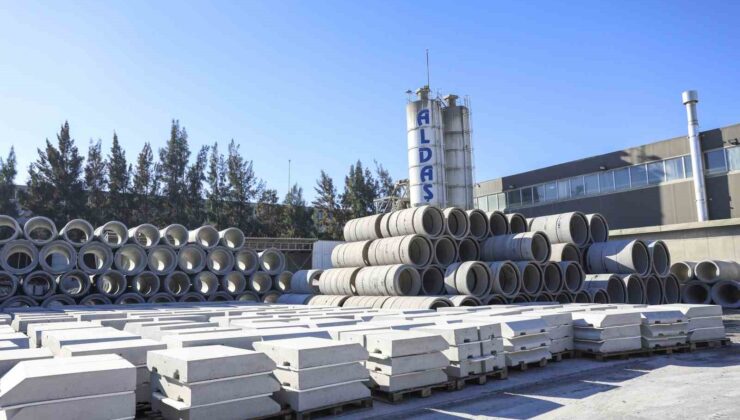 Büyükşehir Belediyesi 3D yazıcı ile beton kent mobilyası üretiyor
