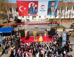 Ceyhan’da çocuklar karnelerini “Karneni Al Gel” şenliğinde kutladı