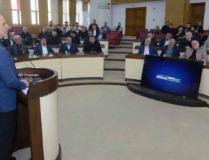 Kahramanmaraş Büyükşehir Belediyesinin zararlılarla mücadelesini sürdürüyor