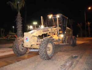 Kepez Belediyesi’nde yol bakım onarımı için gece mesaisi