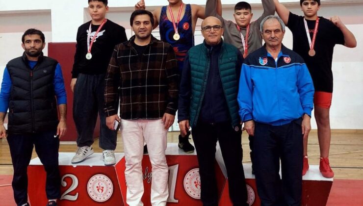 Kepezli güreşçilerden 2 altın, 3 gümüş madalya