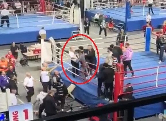 Kick boks maçında kavga ring dışına taştı: 1’i hakem 2 yaralı