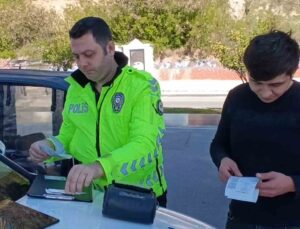 Kırmızı ışıkta geçti, ceza yerken “SRC’ye bari yazmayın ağabey” dedi