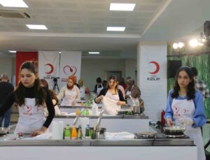 Kızılay’ın ‘İyilikle Pişen Hayatlar’ projesiyle depremzede kadınlar aşçılık atölyesinde buluştu