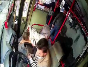 Kocasını önce ısırdı, sonra bıçakladı, yaşananlar kameraya yansıdı