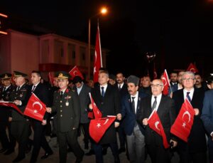 Osmaniye’nin kurtuluşunun 103. yılı fener alayıyla kutlandı