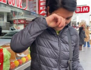 Sahiplendiği yavru köpeğin fazla yaşamayacağını duyunca gözyaşlarına boğuldu
