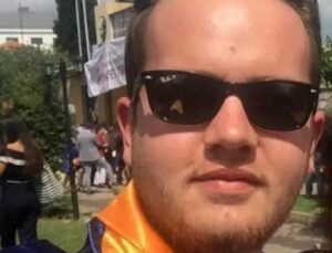 Trafikte çıkan kavgada kaldırım taşıyla başına vurulan genç öldü