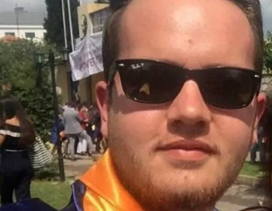 Trafikte çıkan kavgada kaldırım taşıyla başına vurulan genç öldü