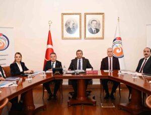 Vali Şahin: “Konyaaltı Sahili’nde kötü görüntülere ve mevzuata aykırı faaliyetlere izin vermeyeceğiz”