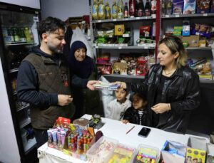 Adanalı hayırsever, mahallenin tüm bakkal borcunu ödedi