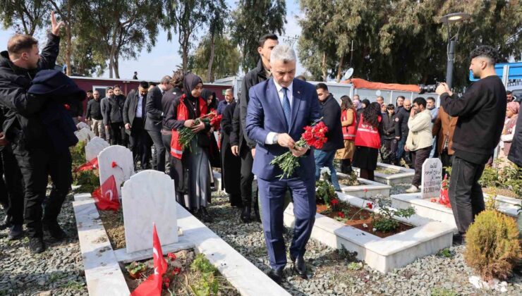 Bakanlar Hatay’da Deprem Şehitliğinde acılara ortak oldu