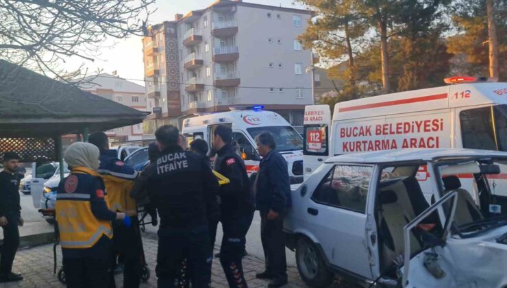 Burdur’da 3 aracın karıştığı kazada 9 kişi yaralandı