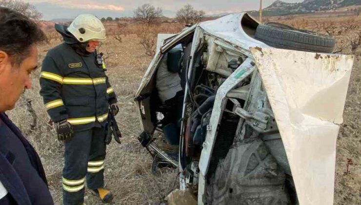 Burdur’da kontrolden çıkan otomobil takla atıp şarampole devrildi: 2 yaralı