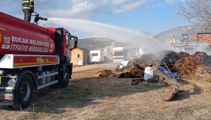 Çiftlikte çıkan yangında bin adet saman balyası kül oldu