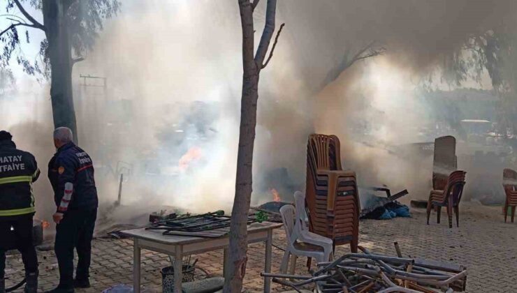 Depoda bulunan odunlukta çıkan yangını itfaiye söndürdü