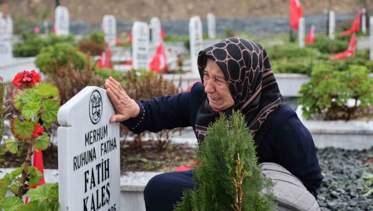 Depremde gelini ve 3 torununu kaybeden Atrak Kaleş: “1 yıllık bina 3 saniyede çöker mi?”