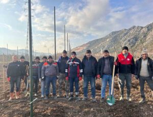 Eğirdir’de çiftçilere modern tarım yöntemleri anlatıldı