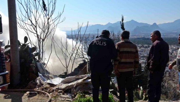 Evinin yanışını çaresiz gözlerle izledi, odaların halini görünce başını duvara yaslayıp öylece kaldı