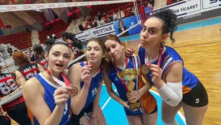 Genç Kadınlar Voleybol Takımı Adana şampiyonu oldu