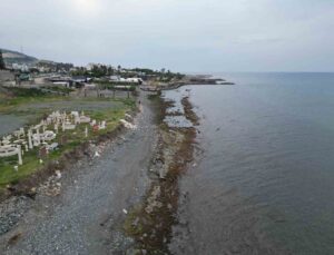 Hatay’da denizde 20 metre çekilme yaşandı