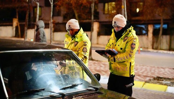 Isparta’da 24 saatte 4 bin 91 şahıs sorgulandı