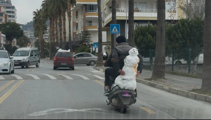 Kardan adamı motosikletle taşıdı