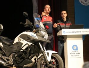 Kask ölüm riskini yüzde 42, ağır yaralanma riskini yüzde 69 azaltıyor
