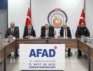 Konyaaltı Sahili’nde kaçak yapılar kaldırılacak, kalite artırılacak