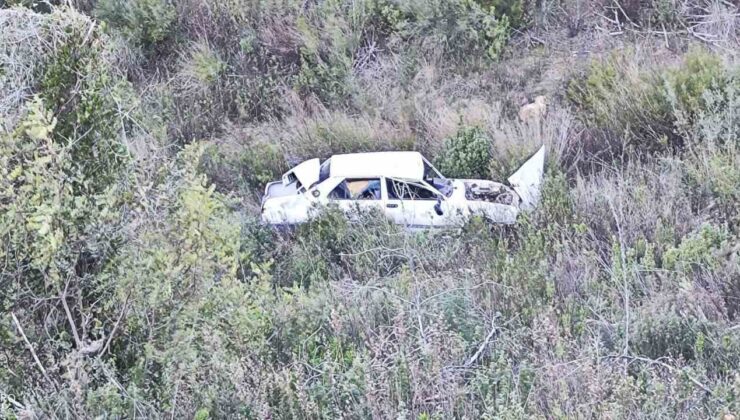 Manavgat’ta şarampole yuvarlanan otomobil sürücüsü yaralandı