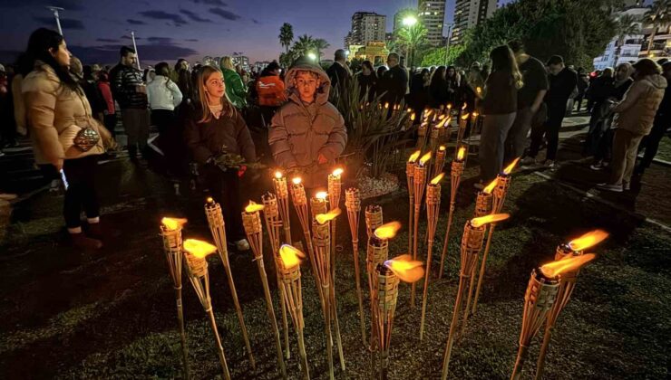 Mersin’de 6 Şubat depreminde hayatını kaybedenler ’sessiz yürüyüş’ ile anıldı