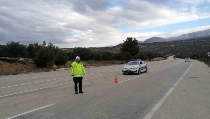 Mut Sertavul Geçidinde zincirsiz araçlara izin verilmiyor