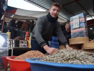 Suriyeli esnaf bayramda ülkesine dönmek için gün sayıyor