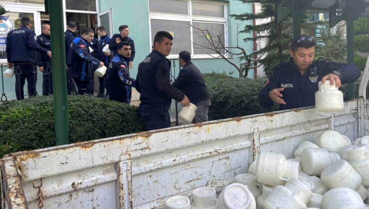 Tarsus’ta halk sağlığını tehdit eden 1.5 ton peynir ele geçirildi