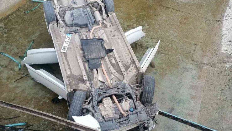 Tarsus’ta otomobil sulama kanalına düştü