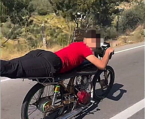Tehlikeli motosiklet kullanan iki kişiye 10 bin lira ceza