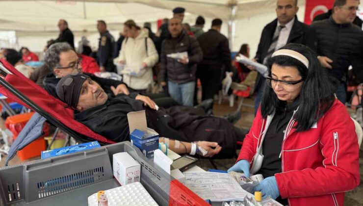 Türk Kızılay, Mersin’de kan bağışı kampanyası düzenledi