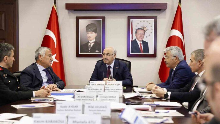 Adana Valisi Köşger:” Tüm belediyelerimiz kendi barınaklarını en kısa sürede inşa edecek”