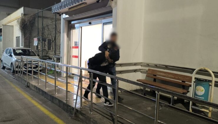 Adana’da 15 yıl hapisle aranan torbacı saklandığı evde yakalandı