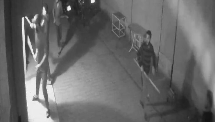 Adana’da ellerinde sopalarla eve saldırıp, bir genci darp ettiler