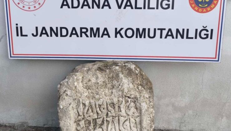Adana’da tarihi eser operasyonu: Yazılı kesme taş ve objeler ele geçirildi