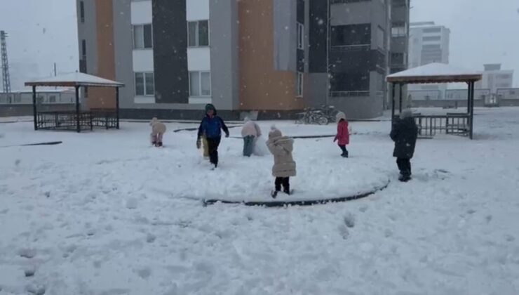 Afşin ve Göksun’da eğitime kar engeli