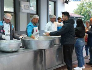 Alanya’da 3 noktada günlük 3 bin kişiye iftar sofrası