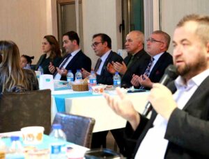 Antalya adliyesi personeli iftar programında bir araya geldi